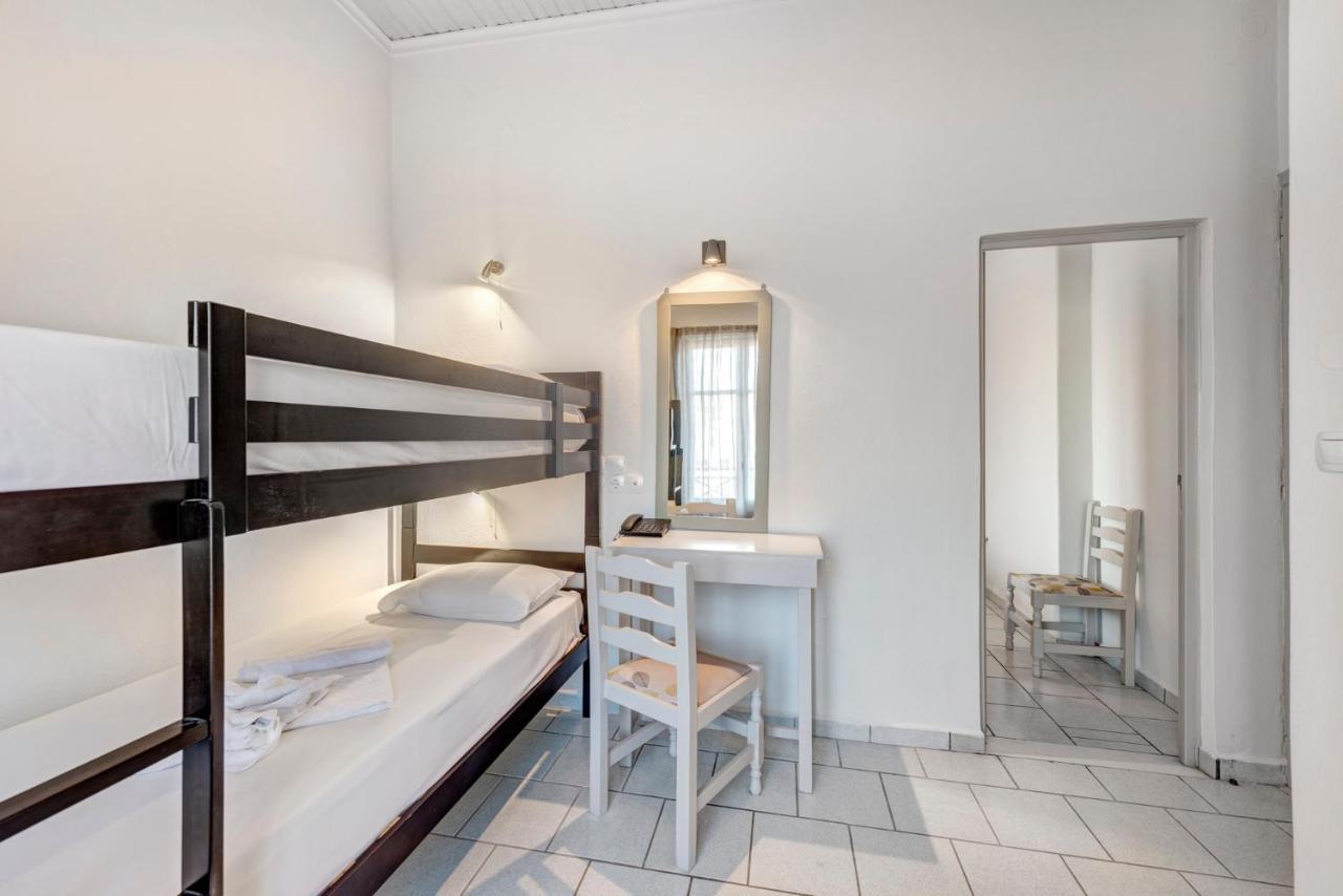 Hotel Kamelo Vári Esterno foto