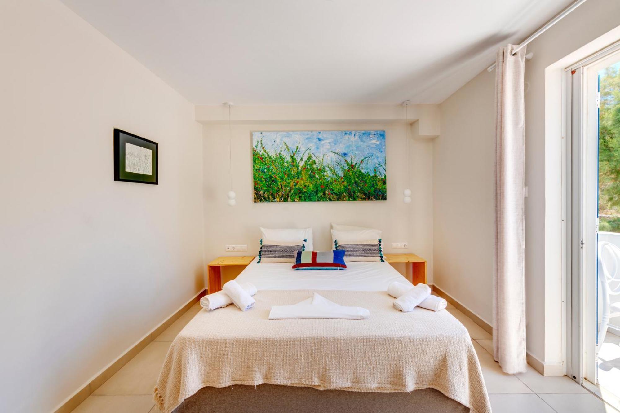 Hotel Kamelo Vári Esterno foto