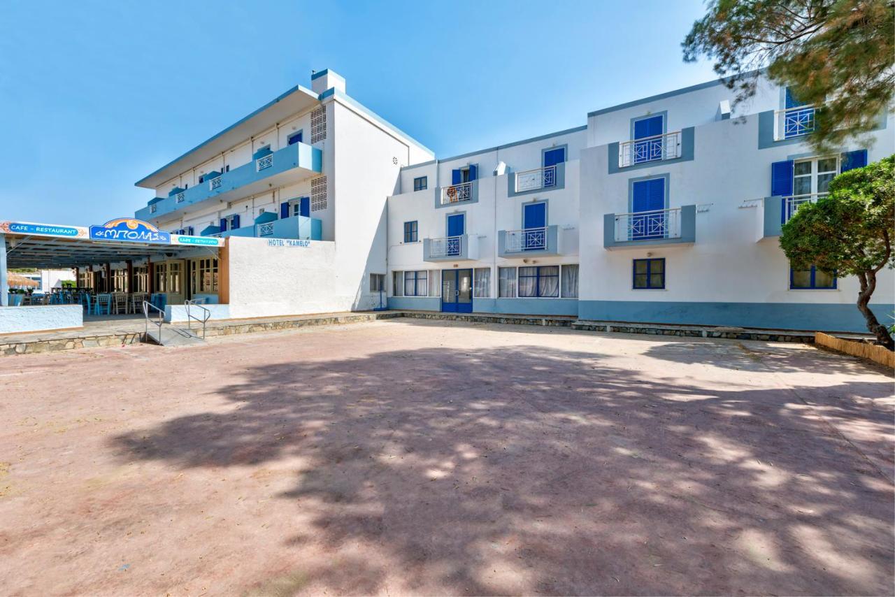 Hotel Kamelo Vári Esterno foto